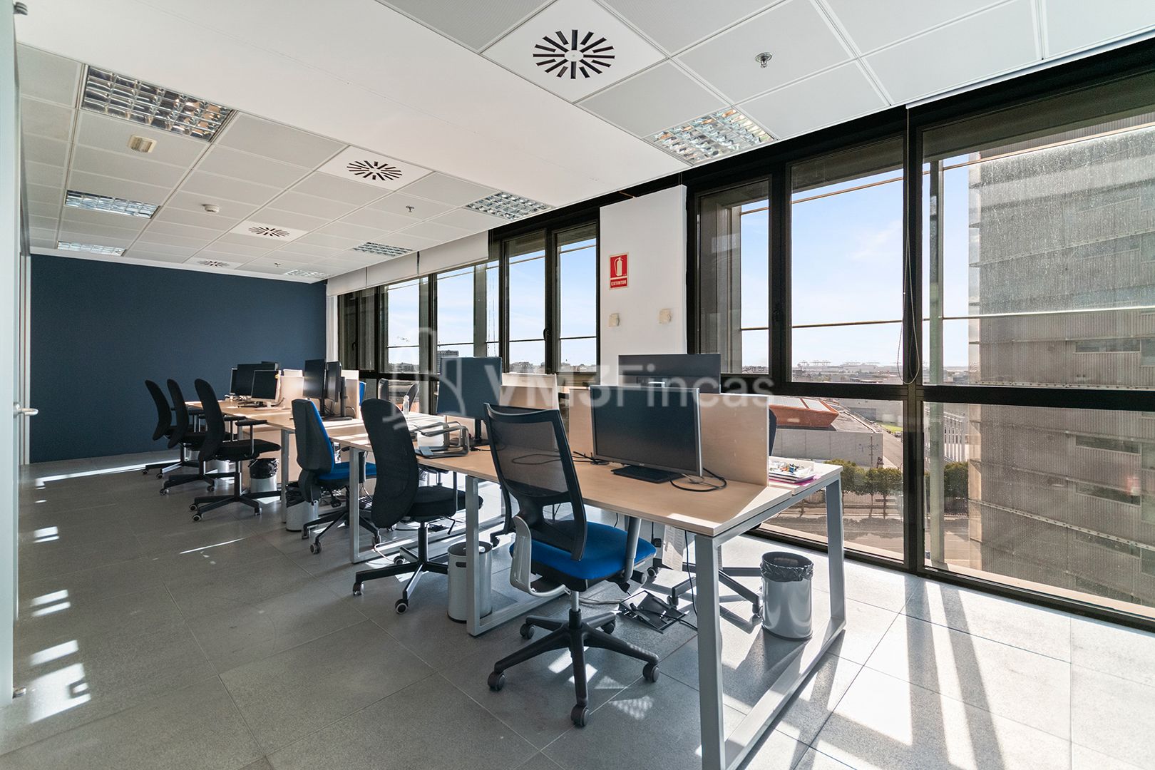 Office to rent in L'Hospitalet de Llobregat  with Air Conditioner, Heating and Furnished