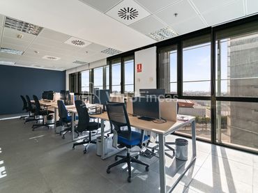 Ufficio con ascensore in affitto a Plaça d'Europa