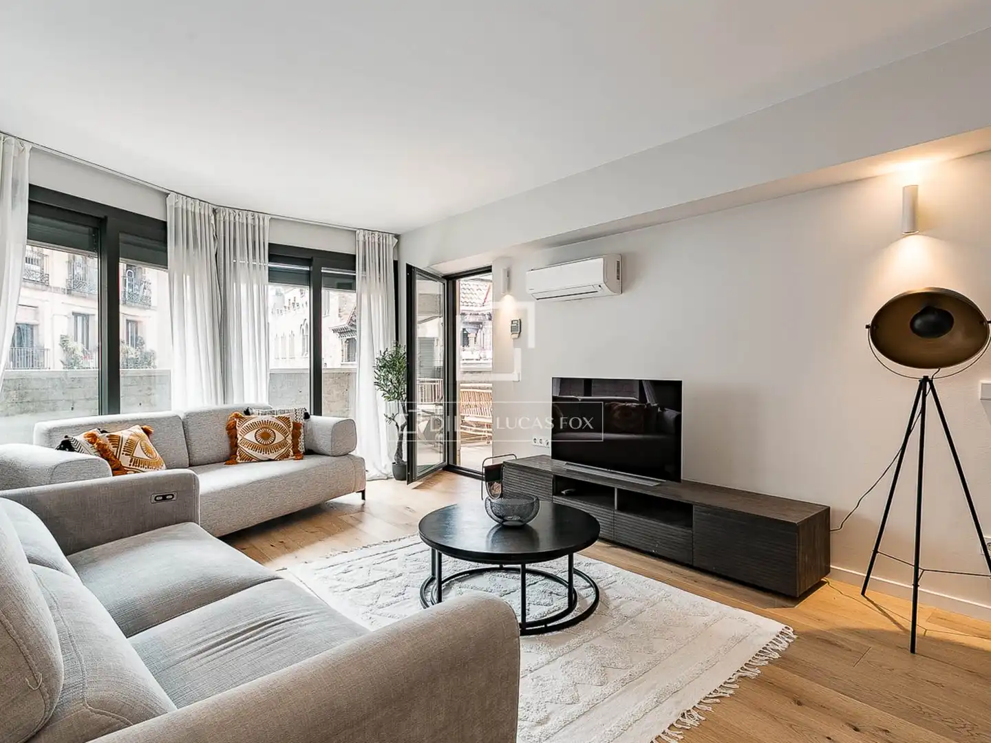 Sala de estar de Piso en venta en Barcelona con Aire acondicionado, Terraza y Balcón