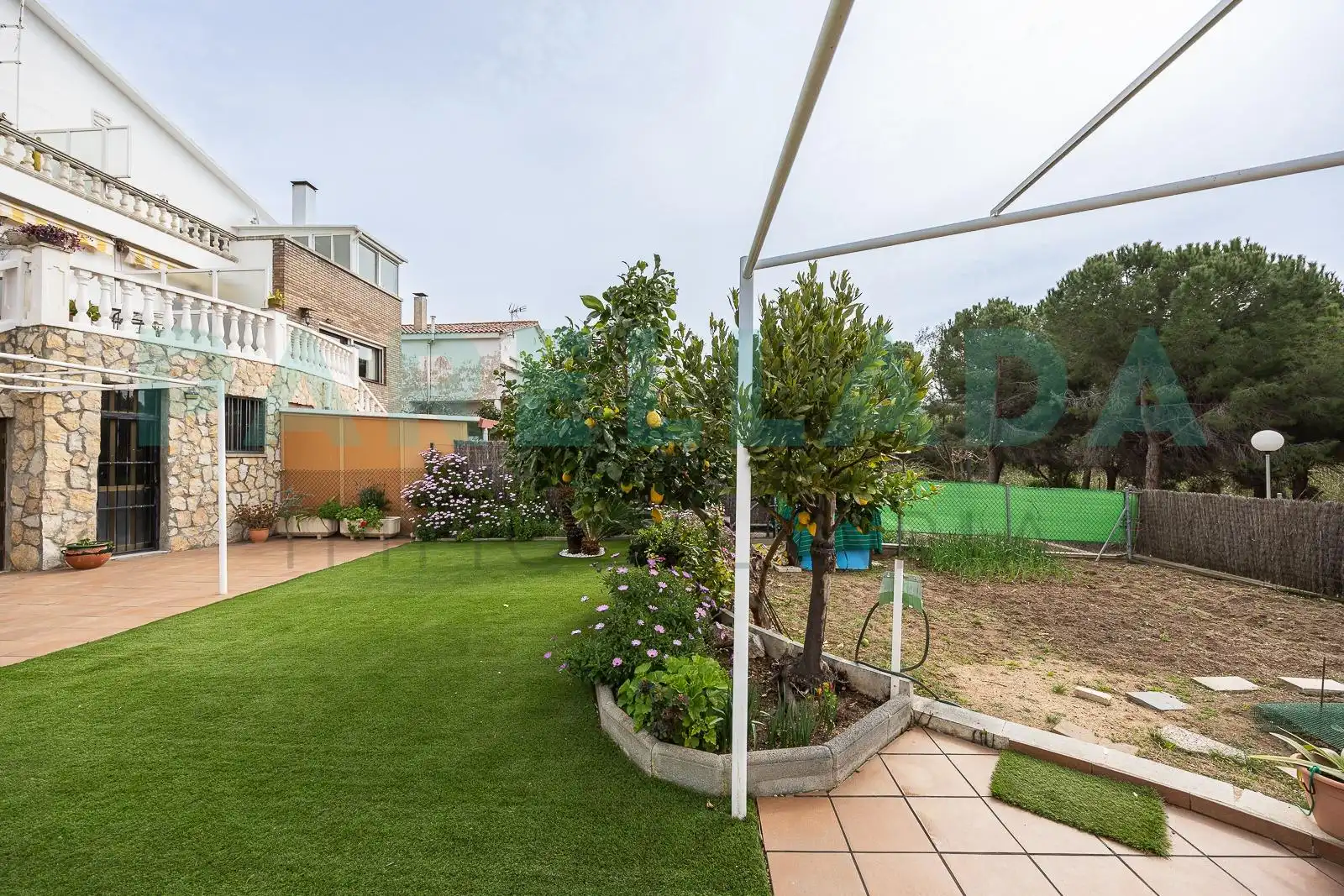 Jardín de Casa o chalet en venta en Badalona con Aire acondicionado, Calefacción y Jardín privado