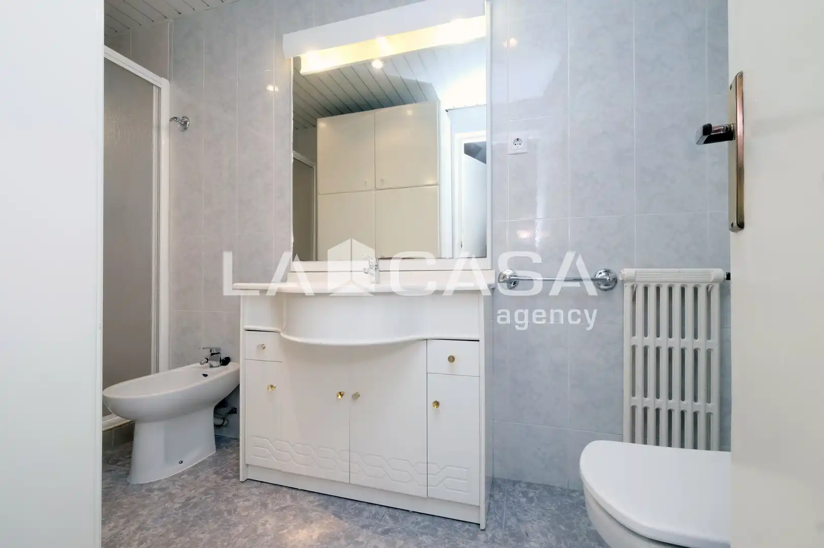 Baño de Piso en venta en Barcelona con Calefacción y Balcón