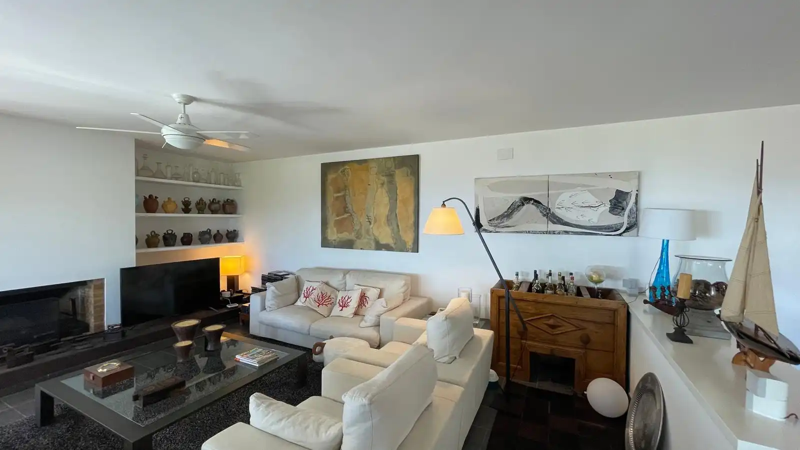 Sala d'estar de Casa o xalet en venda en Palafrugell amb Jardí privat, Terrassa i Traster