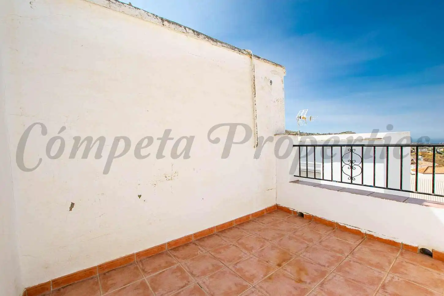 Terrasse von Einfamilien-Reihenhaus zum Verkauf in Cómpeta mit Terrasse und Möbliert