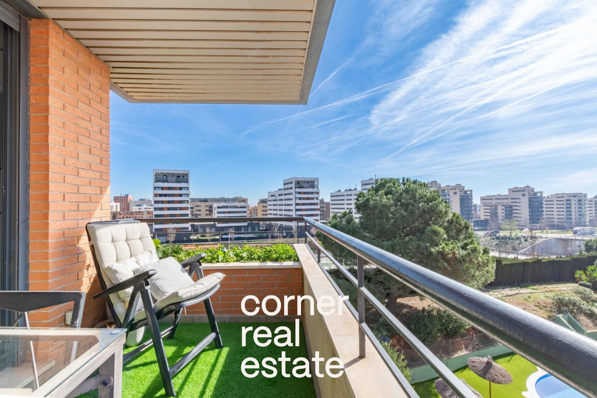 Vista exterior de Piso en venta en Sabadell con Aire acondicionado, Parquet y Piscina comunitaria