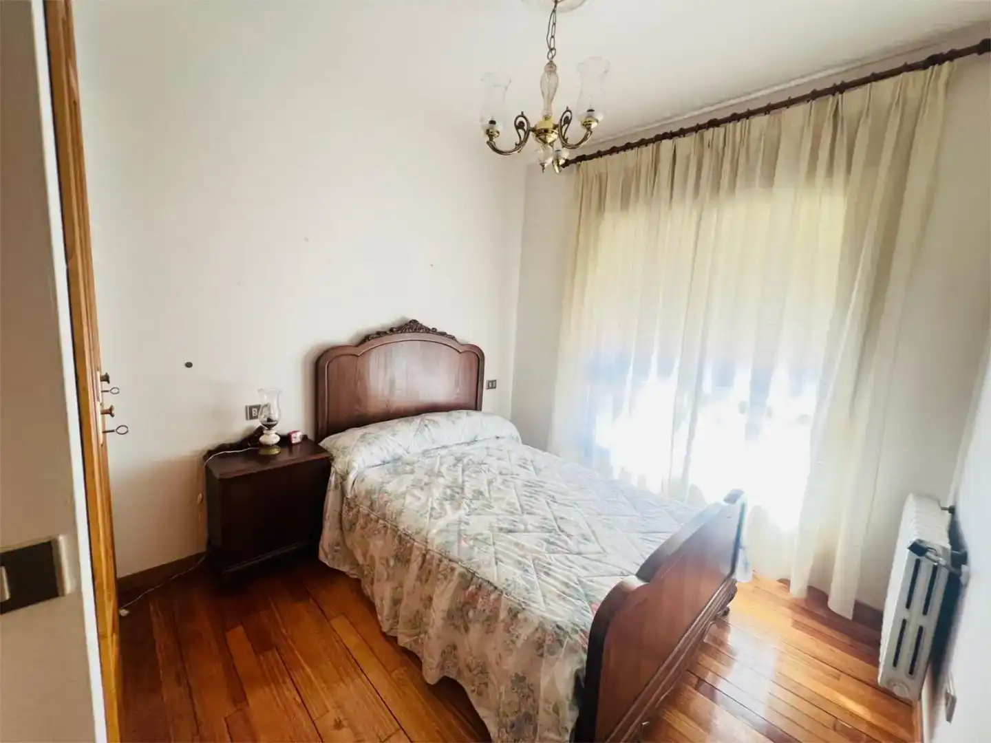 Habitación de Piso en venta en Quiroga con Parquet, Trastero y Amueblado