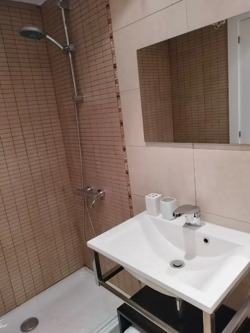 Baño de Piso de alquiler en Zaragoza con Calefacción, Amueblado y Horno