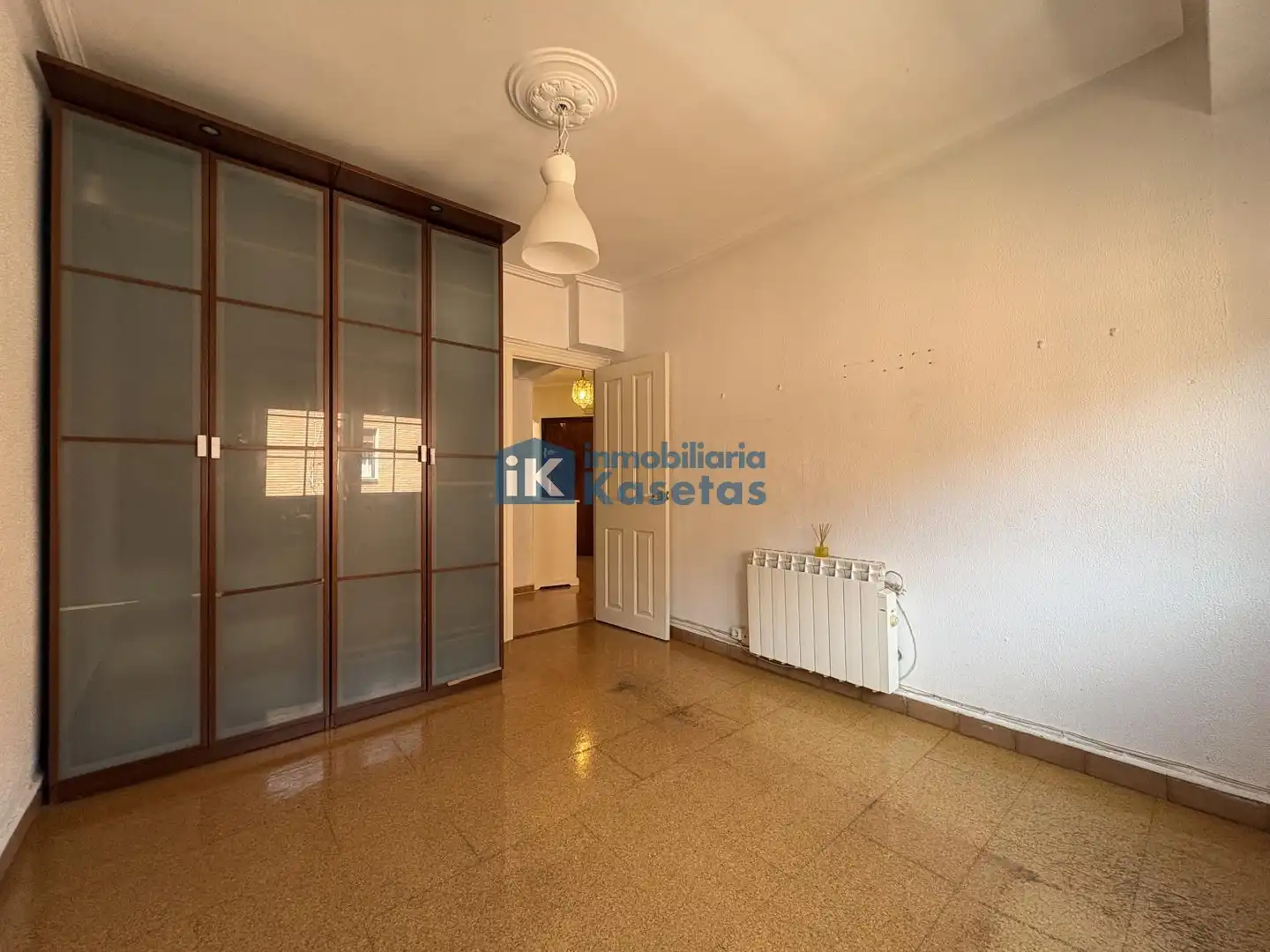 Habitación de Piso en venta en Basauri  con Calefacción