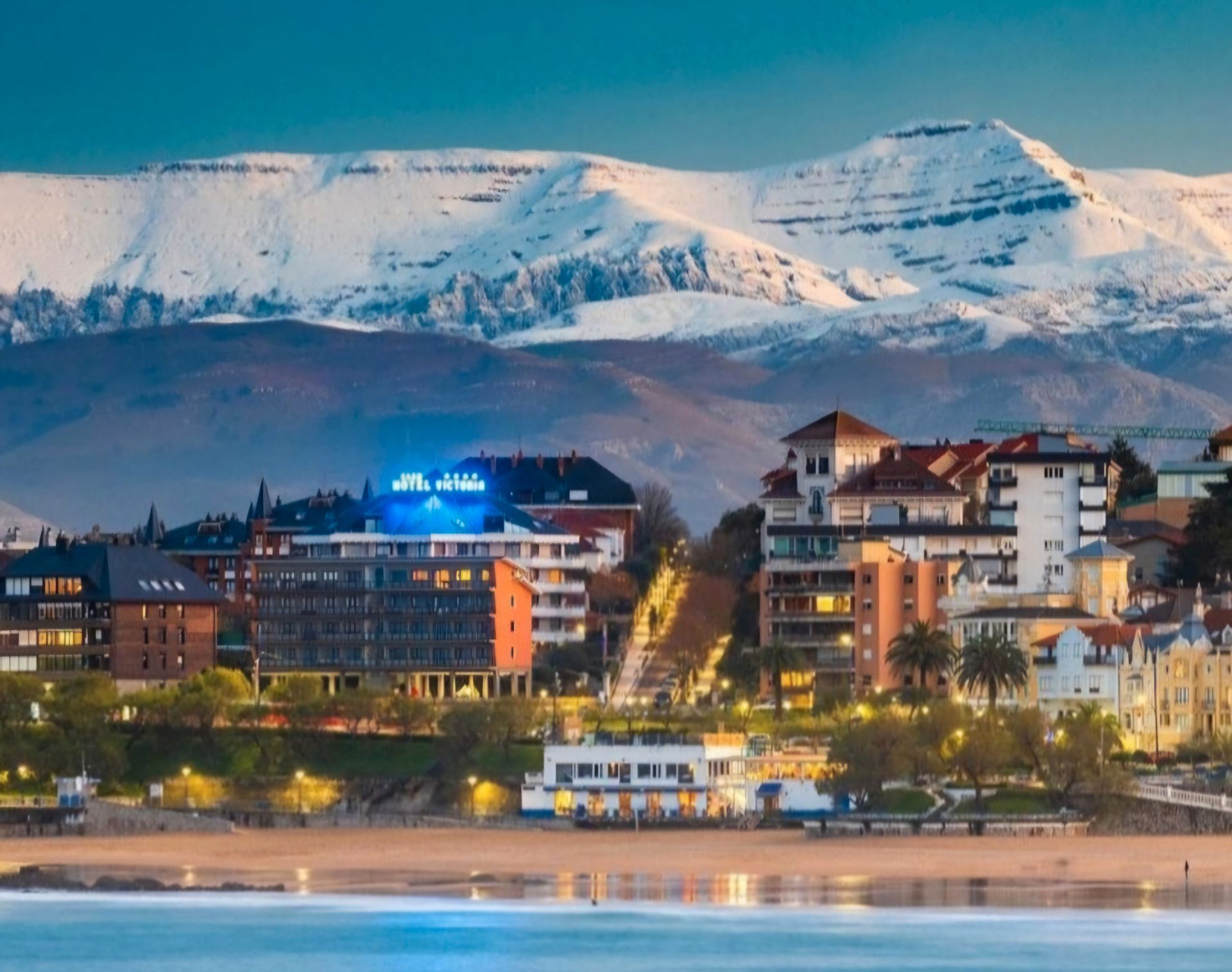 Vista exterior de Local en venda en Santander amb Calefacció, Terrassa i Moblat
