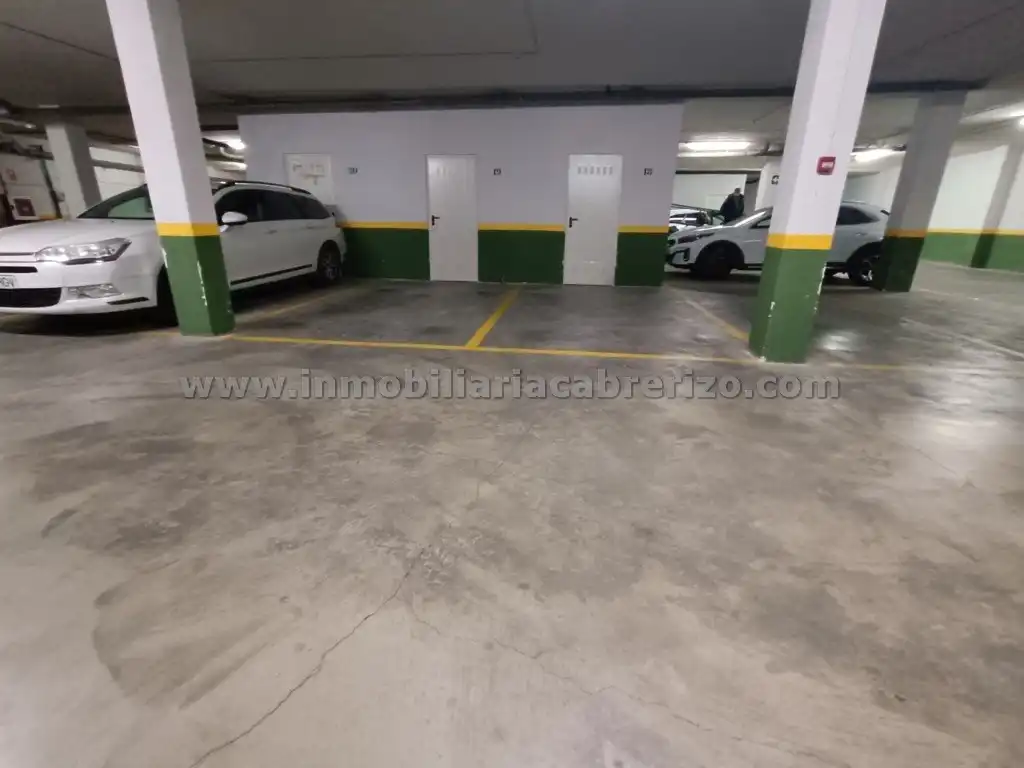 Parking de Ático en venta en Villamediana de Iregua con Calefacción, Parquet y Terraza