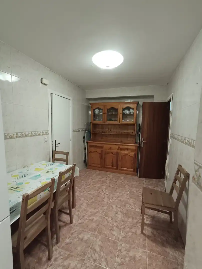 Cocina de Piso para compartir en Madrid con Amueblado, Lavadora y Microondas