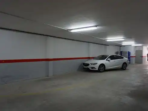 Parkplatz von Garage zur Miete in Bell-lloc d'Urgell