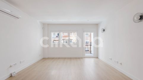 Foto 5 de Piso en venta en Los Guindos - Parque Mediterráneo - Santa Paula, Málaga Capital
