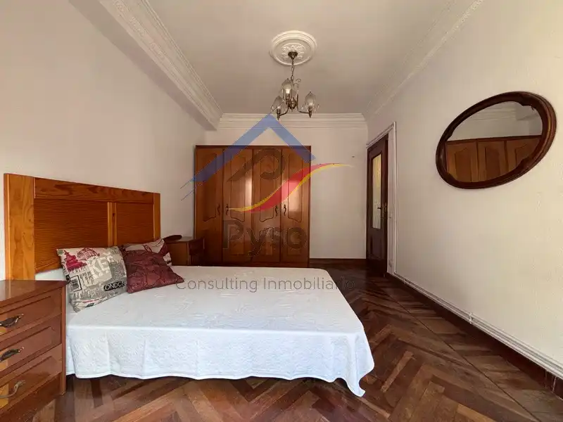 Bedroom of Flat for sale in Santander  with Heating, Parquet flooring and Oven