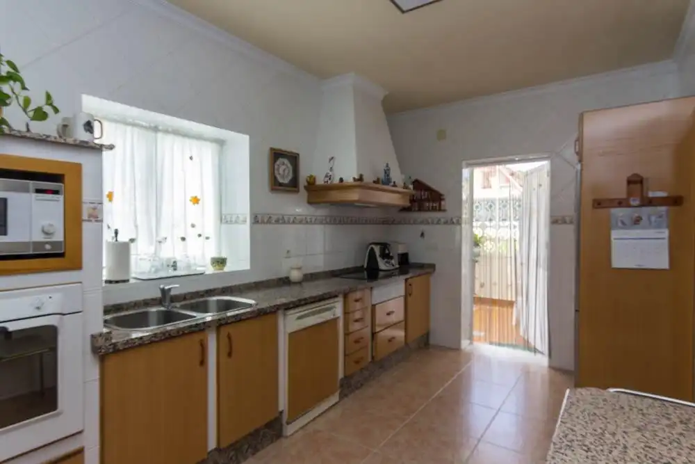 Cuina de Casa o xalet en venda en El Puerto de Santa María amb Jardí privat i Traster