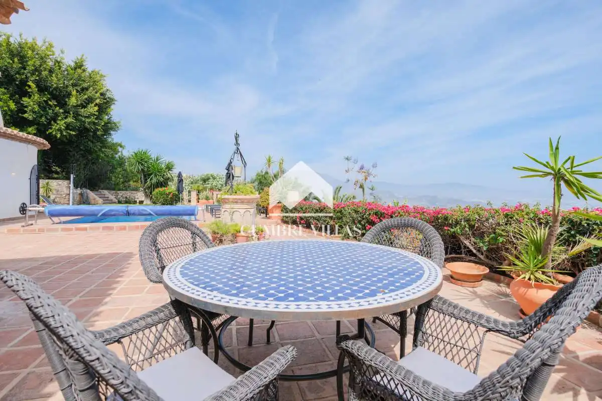 Terrassa de Casa o xalet en venda en Salobreña amb Jardí privat, Terrassa i Piscina comunitària