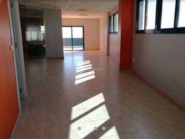 Oficina en venda a Calle Doctor Manuel Lopez Alcaide 6
