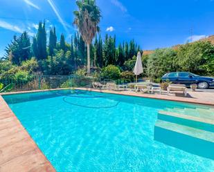 Piscina de Finca rústica de lloguer en Nerja amb Aire condicionat, Terrassa i Piscina