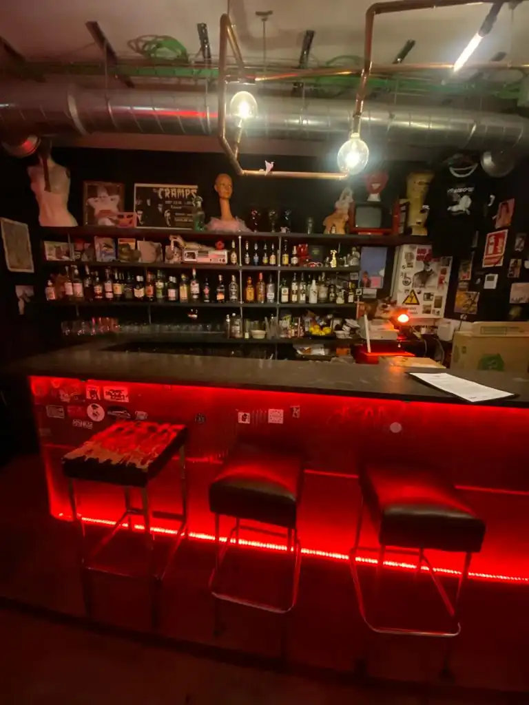 Business premises for transfer in Passeig de Montjuïc 72