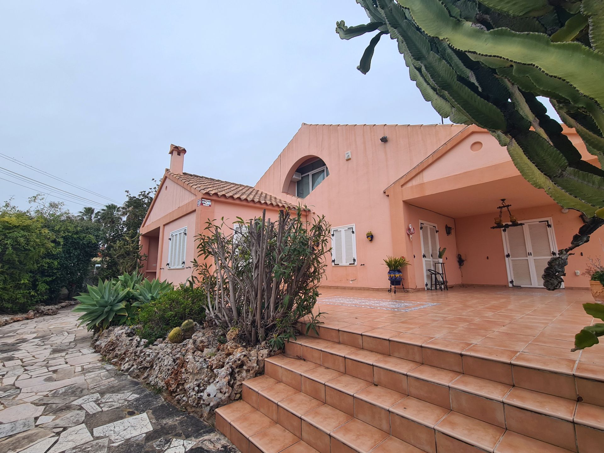 Vista exterior de Casa o xalet en venda en Vinaròs amb Calefacció, Jardí privat i Terrassa