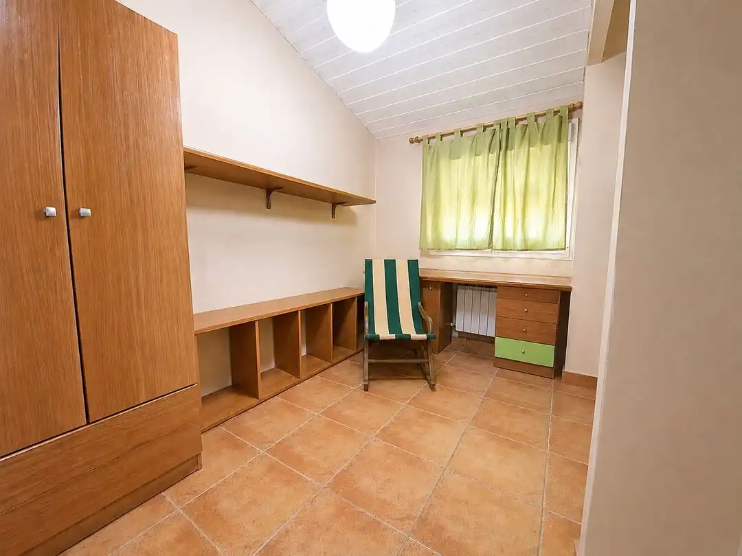 Schlafzimmer von Einfamilien-Reihenhaus zum Verkauf in Escalona mit Klimaanlage, Heizung und Terrasse