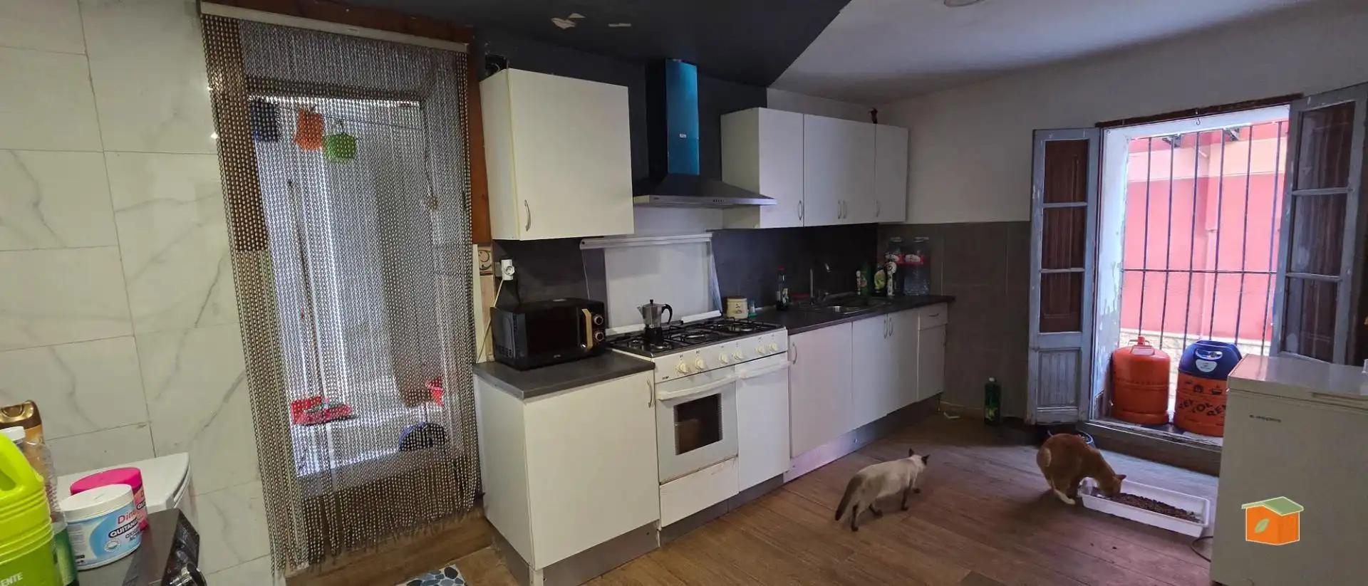 Cuina de Casa o xalet en venda en Santa Bàrbara amb Terrassa i Balcó