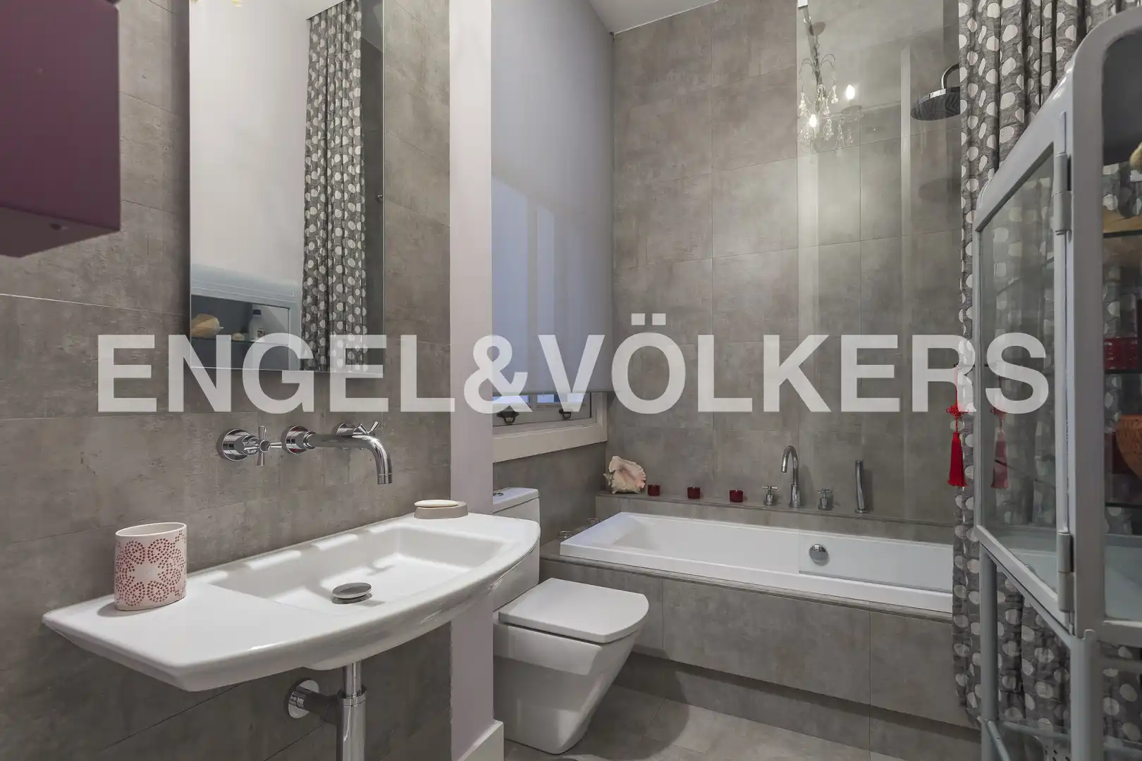 Baño de Piso de alquiler en Madrid con Aire acondicionado, Calefacción y Parquet
