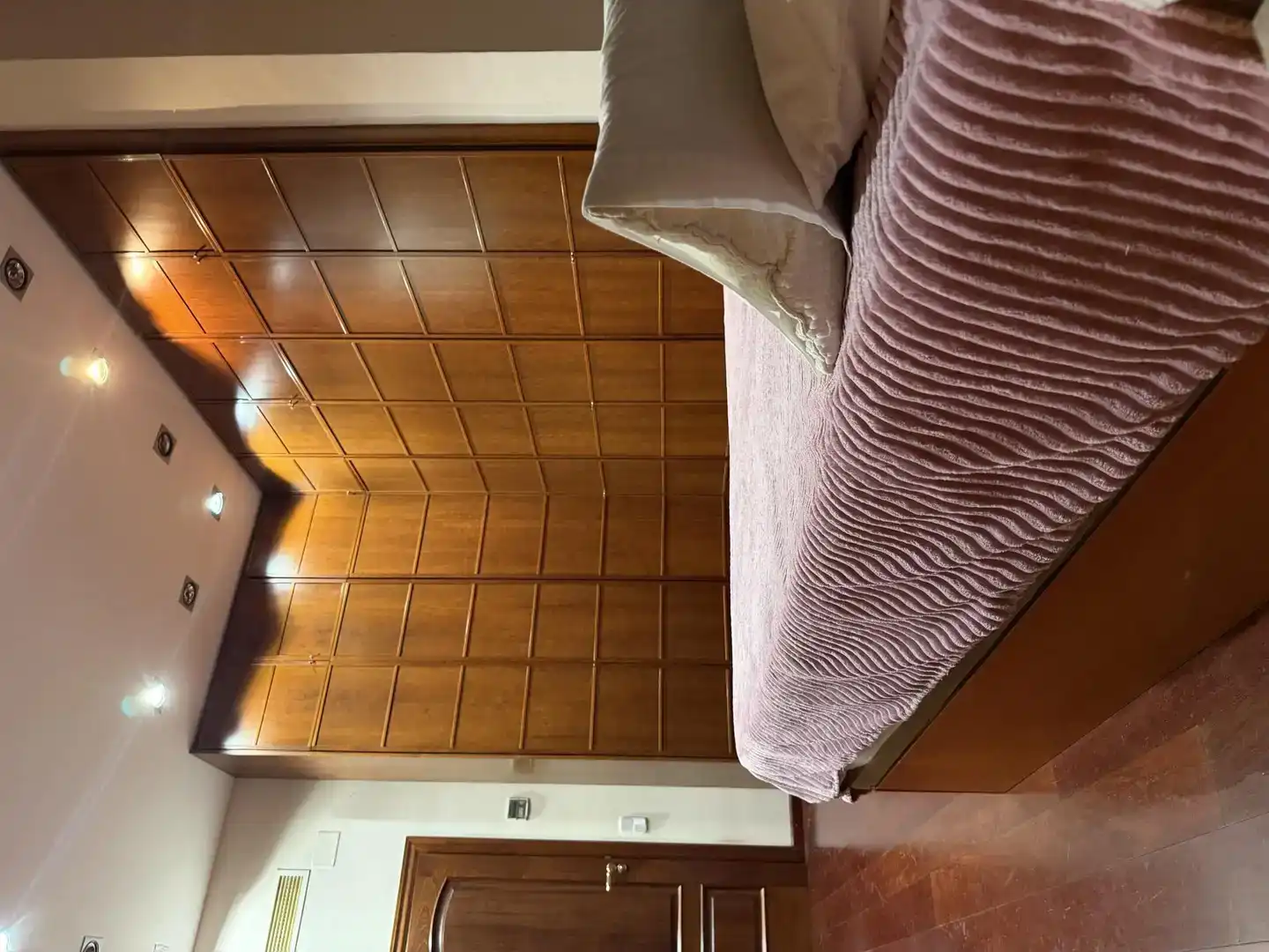 Bedroom of Flat for share in Barcelona  with Air Conditioner, Parquet flooring and Furnished