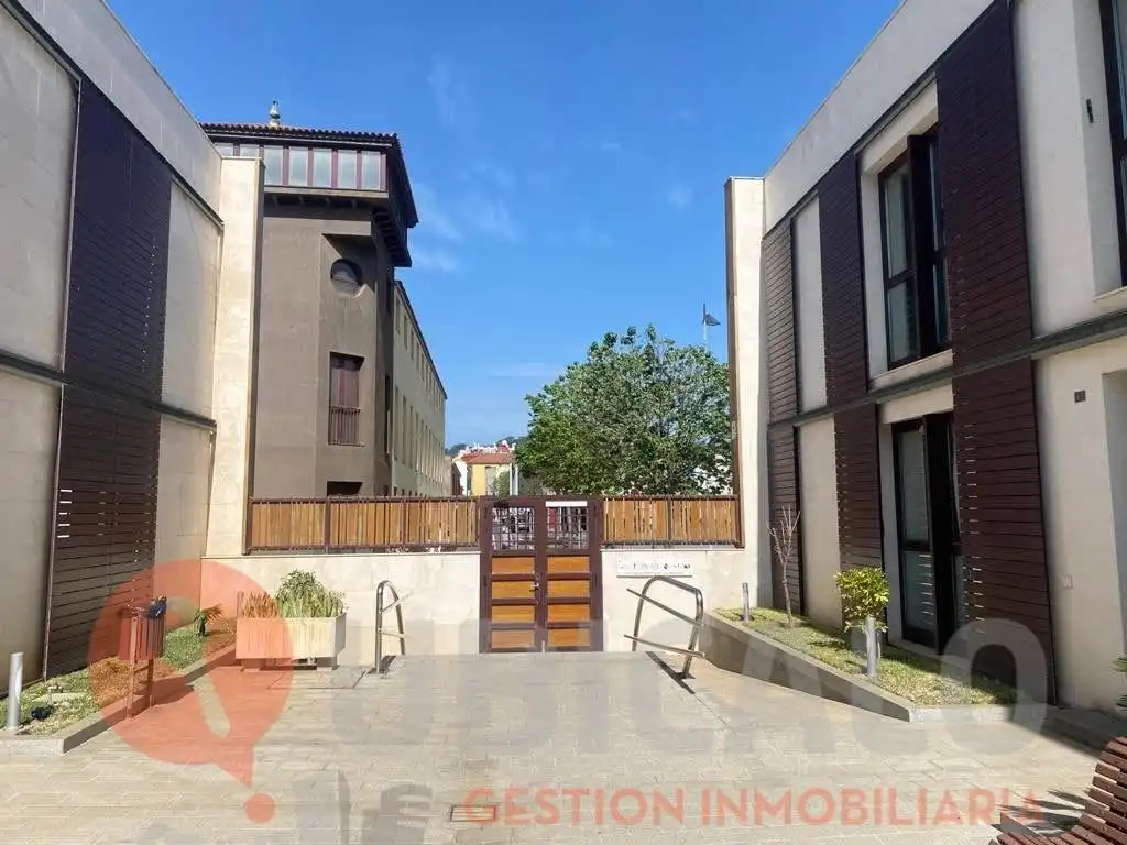 Vista exterior de Ático en venta en San Cristóbal de la Laguna con Amueblado, Horno y Lavadora