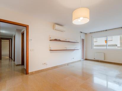 Wohnung zum verkauf in Girona Capital mit Klimaanlage und Balkon