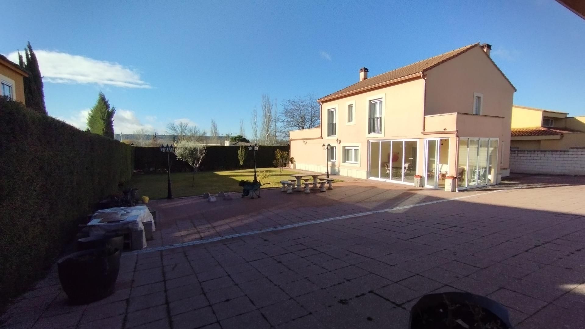 Jardí de Casa o xalet en venda en Renedo de Esgueva amb Calefacció, Jardí privat i Terrassa