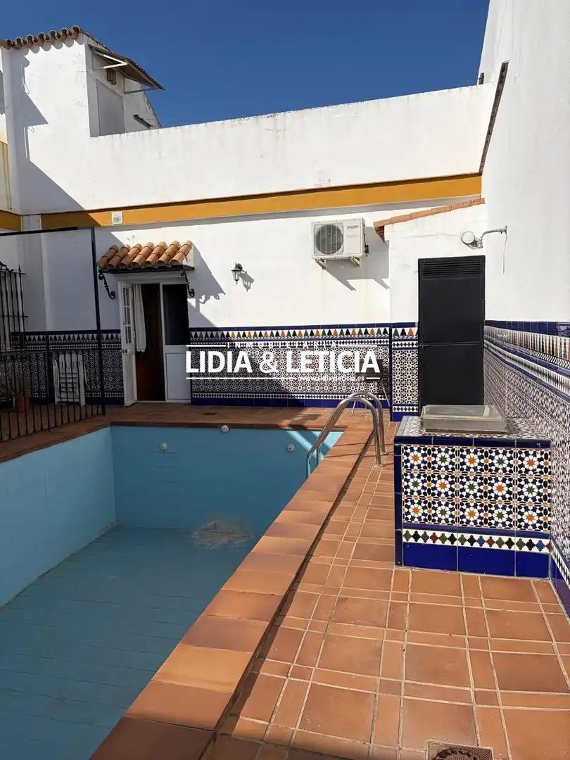 Piscina de Casa o xalet en venda en Alcalá de Guadaira amb Aire condicionat, Traster i Piscina