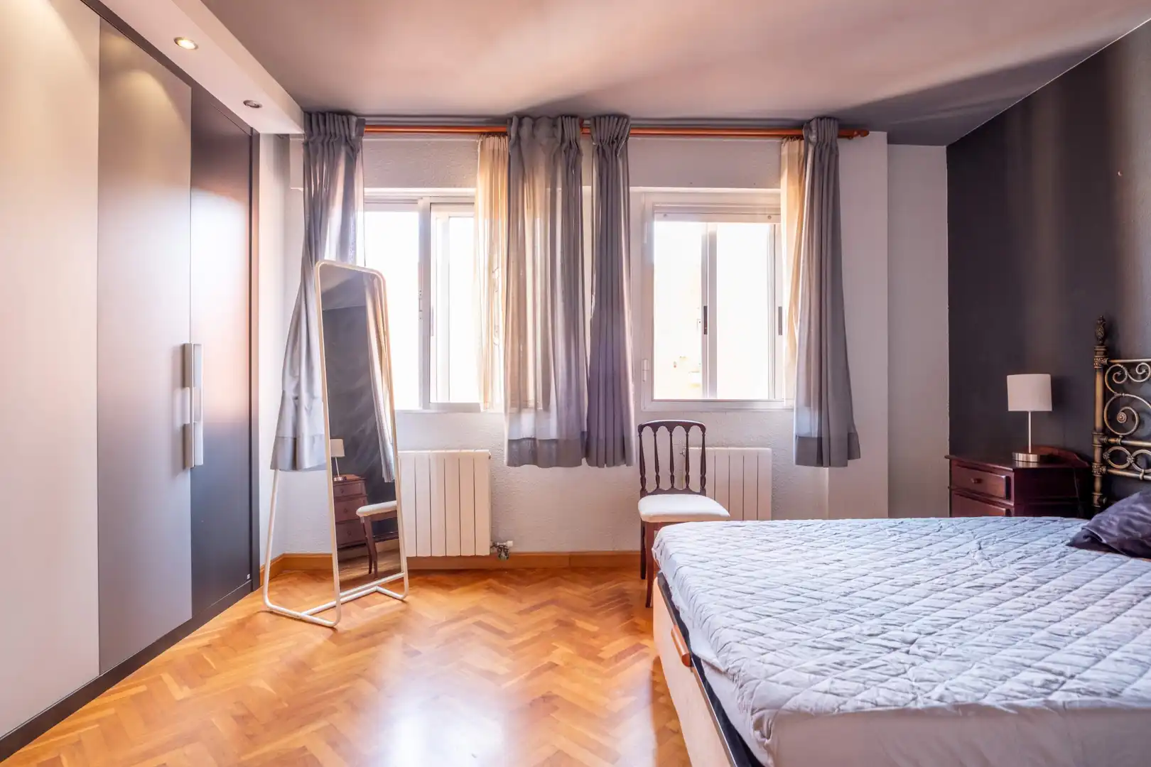 Habitación de Piso en venta en Zaragoza con Calefacción, Parquet y Terraza