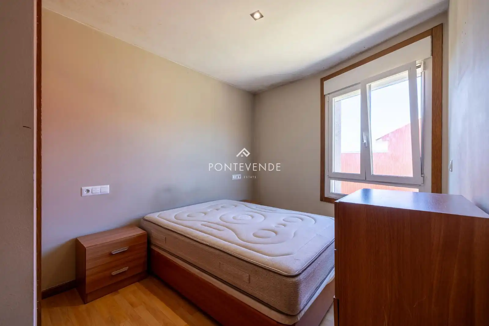 Habitación de Piso en venta en Marín con Calefacción