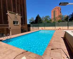 Swimming pool of Duplex to rent in  Madrid Capital  with Air Conditioner