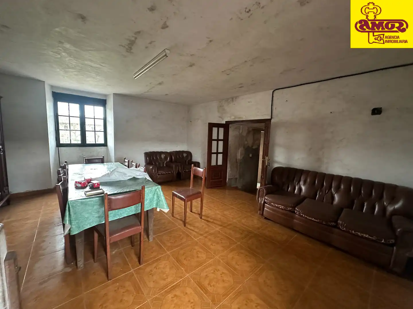 Sala d'estar de Casa o xalet en venda en Santiago de Compostela  amb Jardí privat