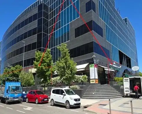 Vista exterior de Local en venta en  Madrid Capital