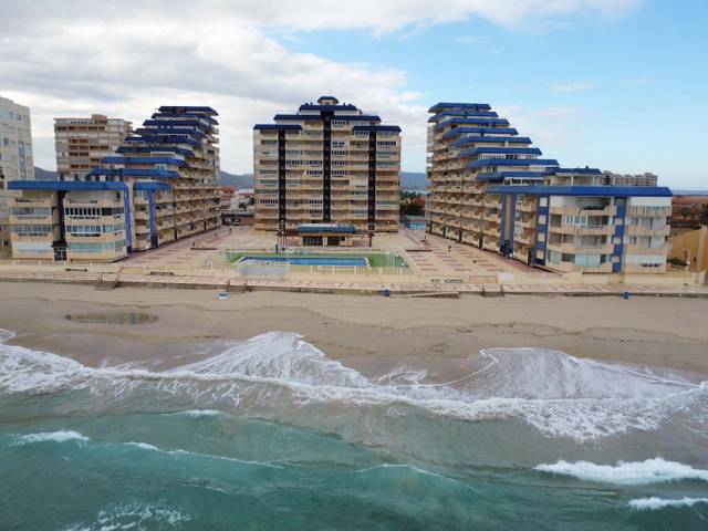 Apartamento en Alquiler en GRAN VIA LA MANGA, 1 en Entremares