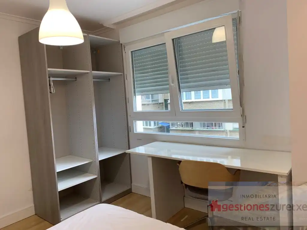 Bedroom of Flat for rent in Bilbao 