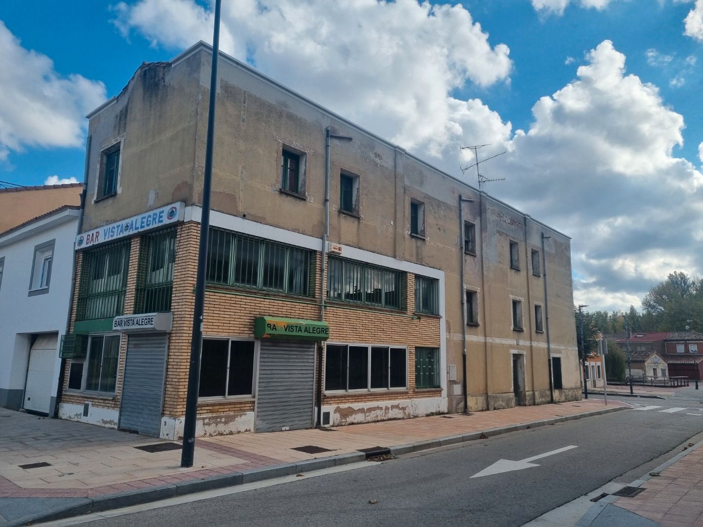 Vista exterior de Casa o chalet en venta en Burgos Capital