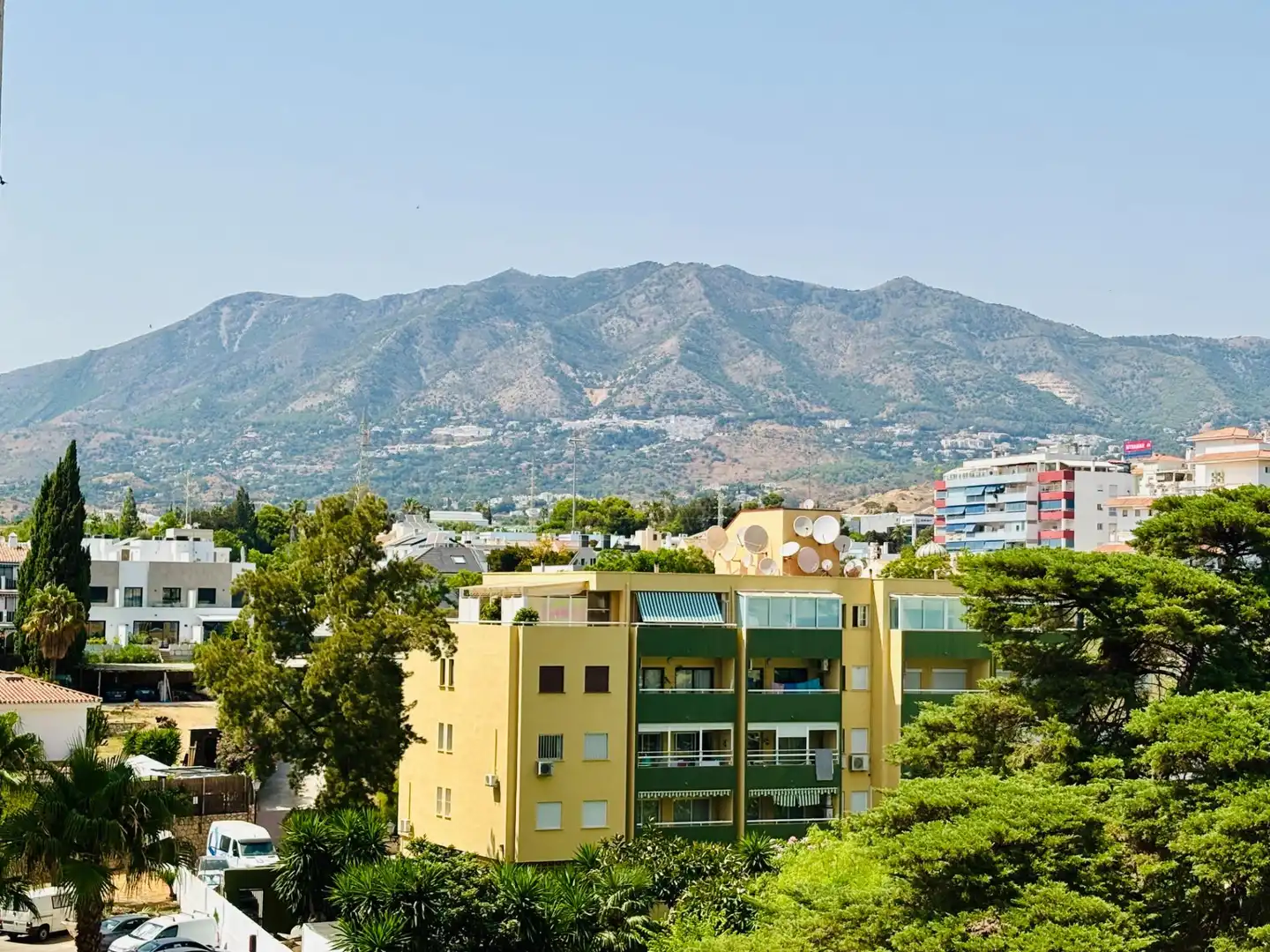 Vista exterior de Apartamento en venta en Fuengirola con Aire acondicionado, Calefacción y Jardín privado