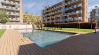 Swimming pool of Flat for sale in Sant Cugat del Vallès  with Air Conditioner, Terrace and Swimming Pool