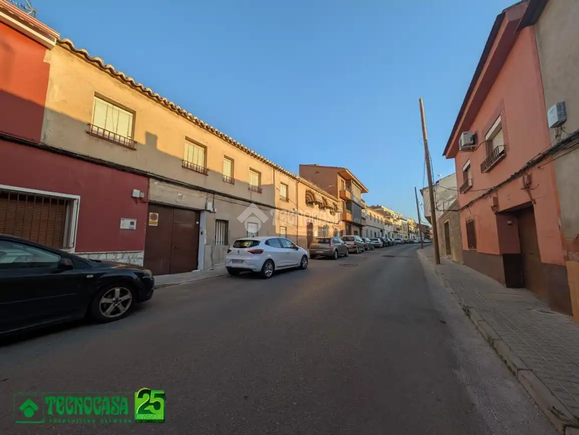 Vista exterior de Casa adosada en venta en Daimiel
