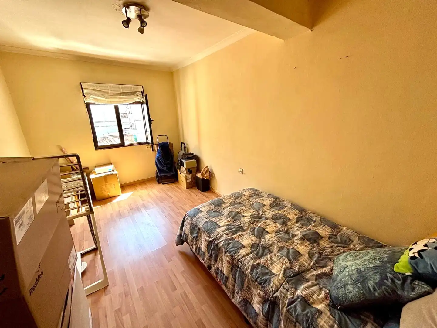 Bedroom of Flat for sale in Gijón   with Parquet flooring, Oven and Washing machine