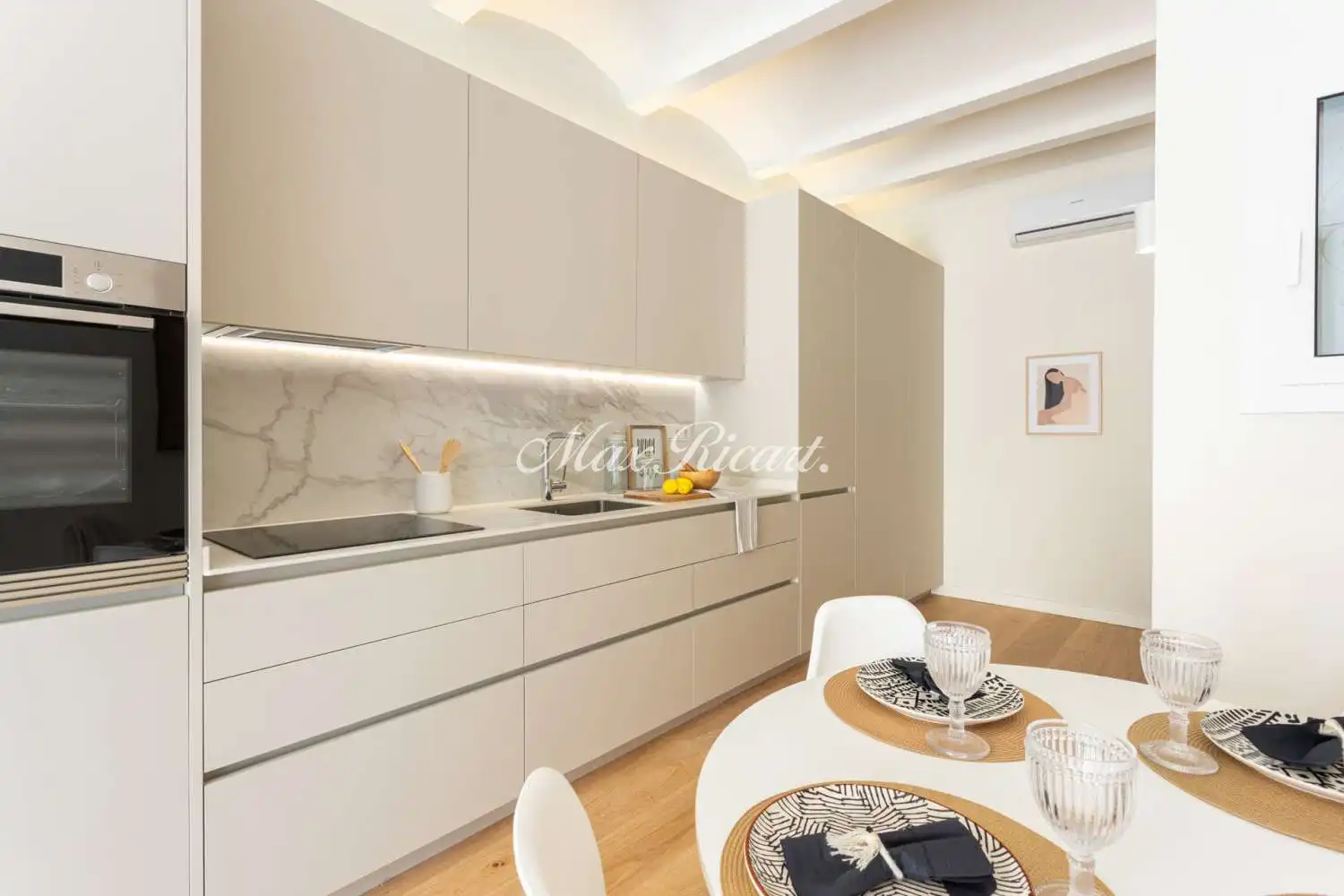 Kitchen of Flat for sale in Barcelona  with Air Conditioner, Heating and Balcony