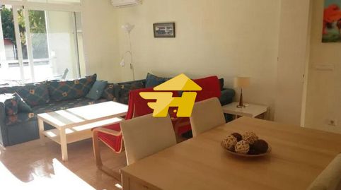 Foto 2 de Piso de alquiler en Pasaje Ciudad de Porcuna, La Carihuela - Los Nidos, Torremolinos