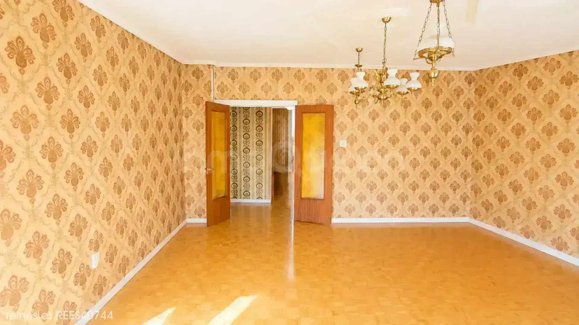 Comedor de Piso en venta en Torrelavega  con Calefacción, Terraza y Amueblado