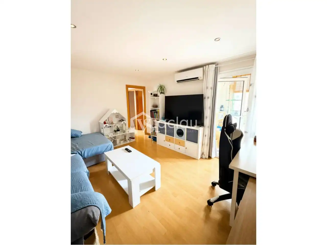 Sala de estar de Piso en venta en Olesa de Montserrat con Aire acondicionado y Parquet