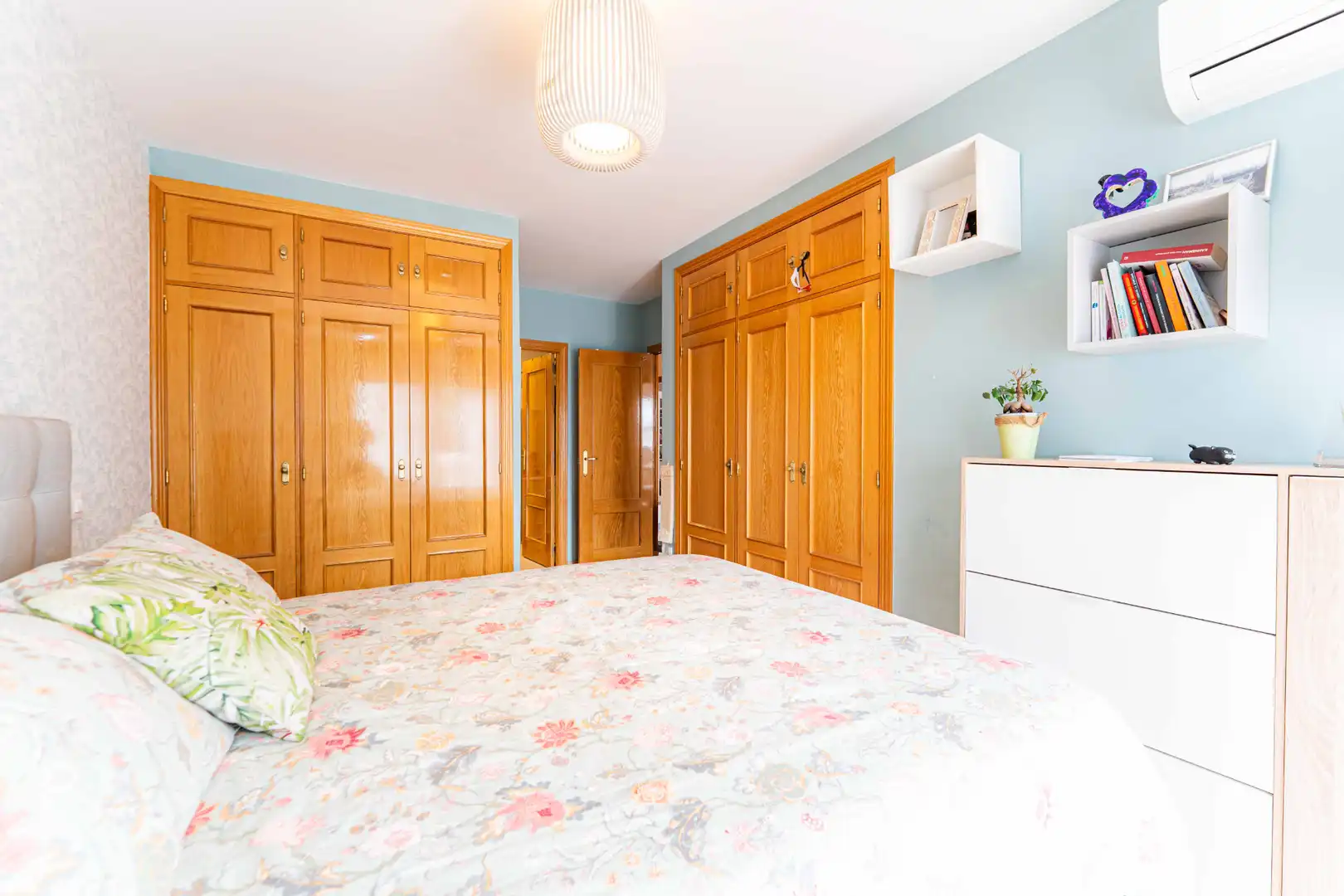 Habitación de Casa adosada en venta en Torrelodones con Balcón