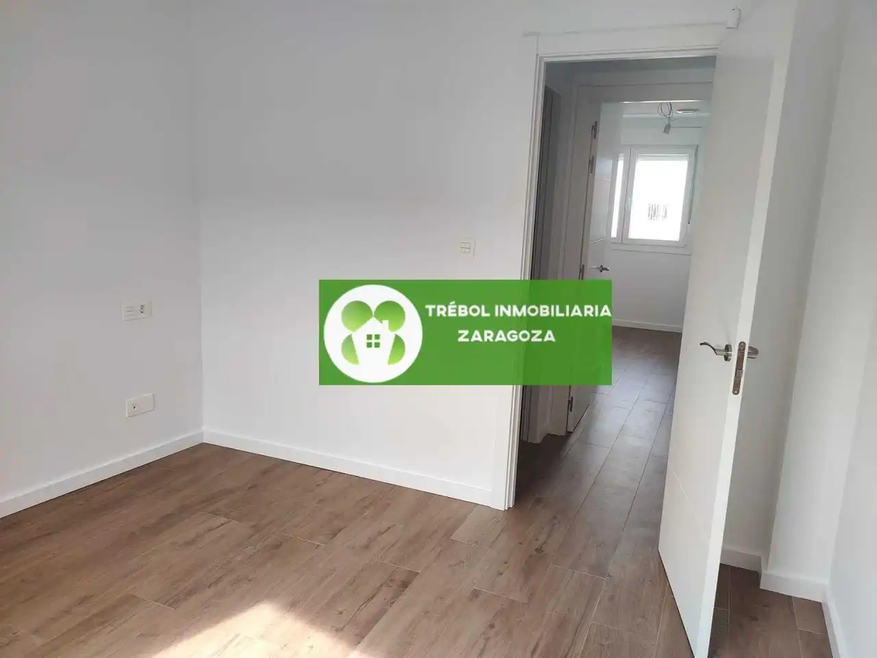 Habitación de Piso en venta en Cadrete con Aire acondicionado, Calefacción y Terraza