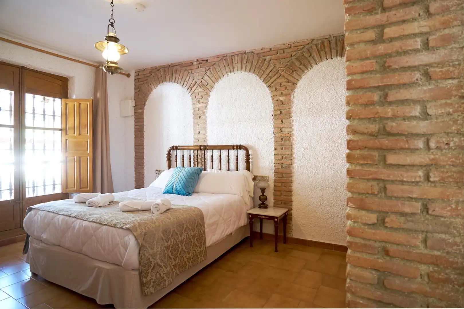 Dormitori de Finca rústica en venda en Jaén amb Aire condicionat, Calefacció i Jardí privat